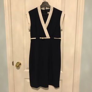 CALVIN KLEIN NAVY AND WHITE PENCIL DRESS WITH BELT